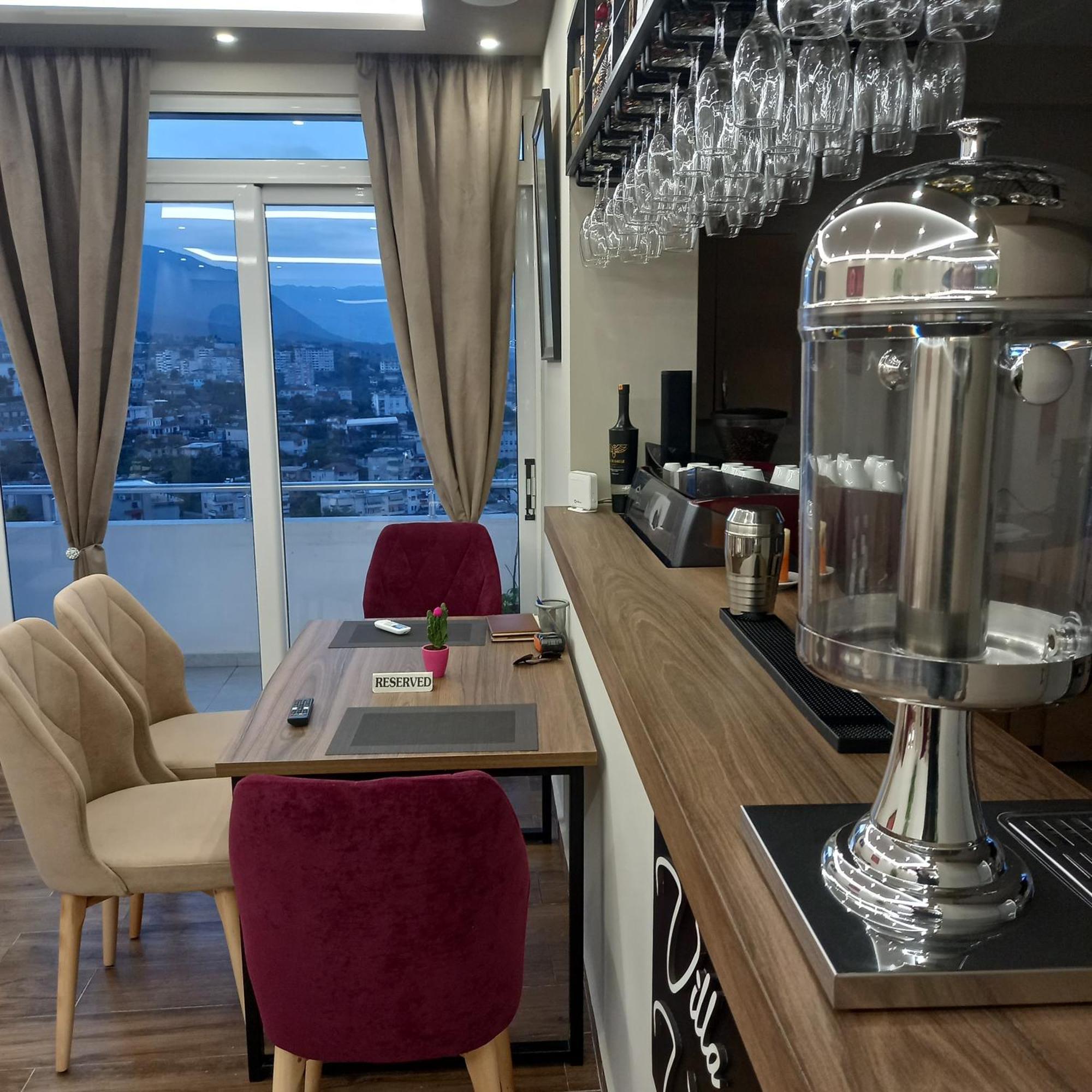 Vladimir Estate Hotel ジロカストラ エクステリア 写真