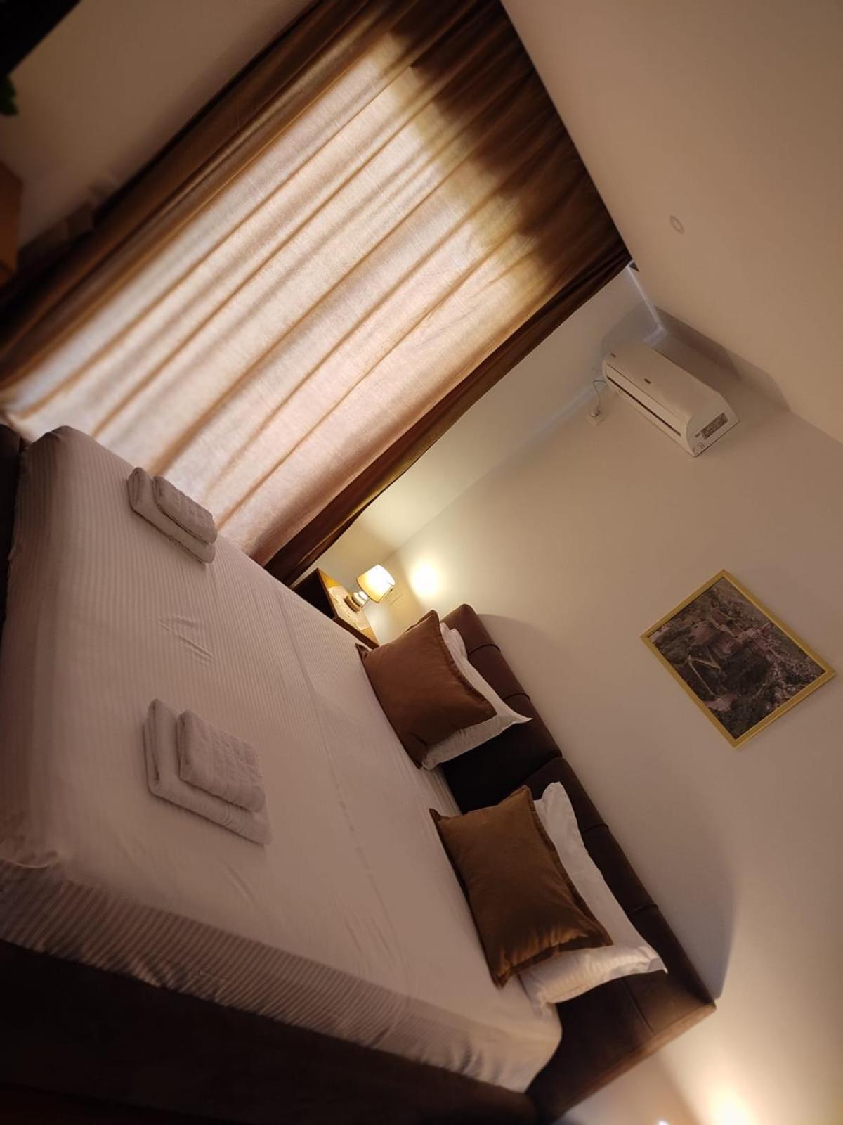Vladimir Estate Hotel ジロカストラ エクステリア 写真