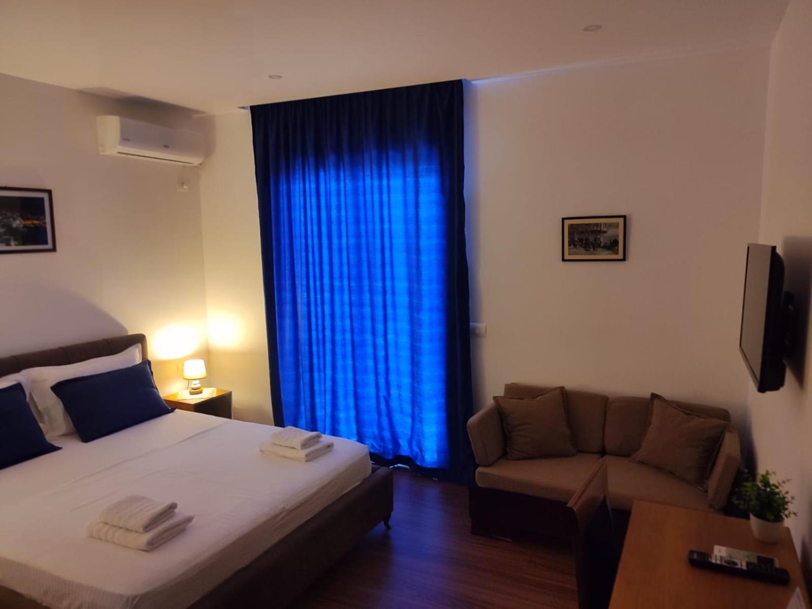 Vladimir Estate Hotel ジロカストラ エクステリア 写真
