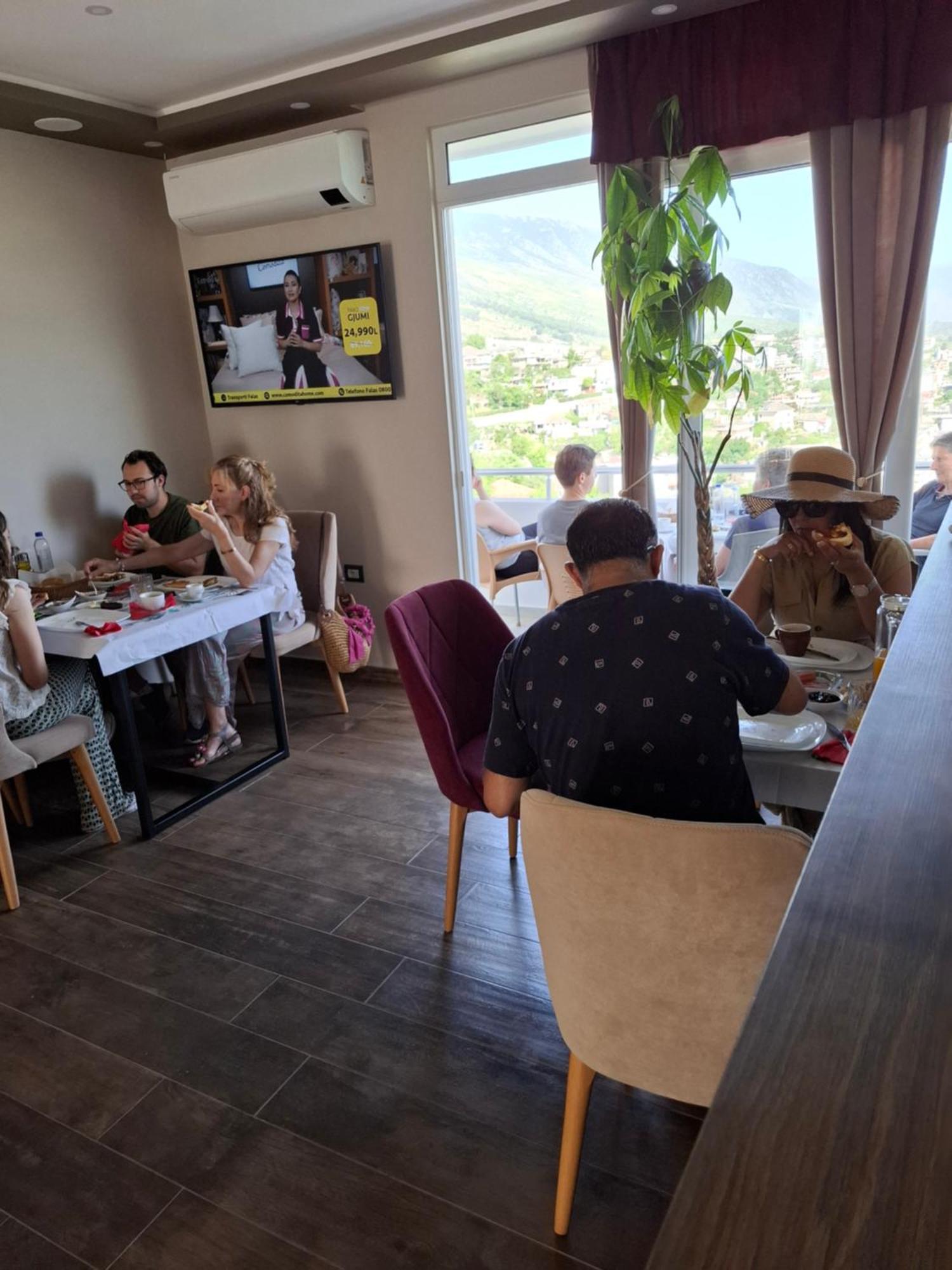 Vladimir Estate Hotel ジロカストラ エクステリア 写真